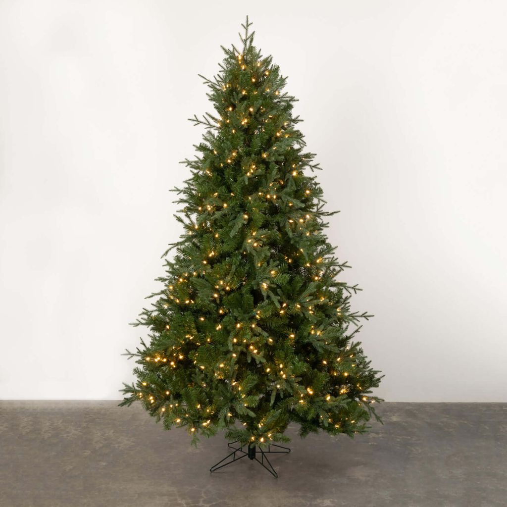 Carolina Spruce Tree 9.5', 2384 Tips, 1150 Lights