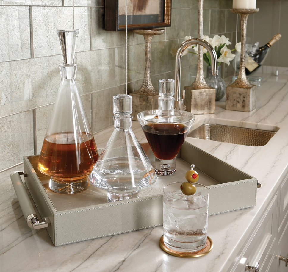HIGH SHOULDER DECANTER-CLEAR