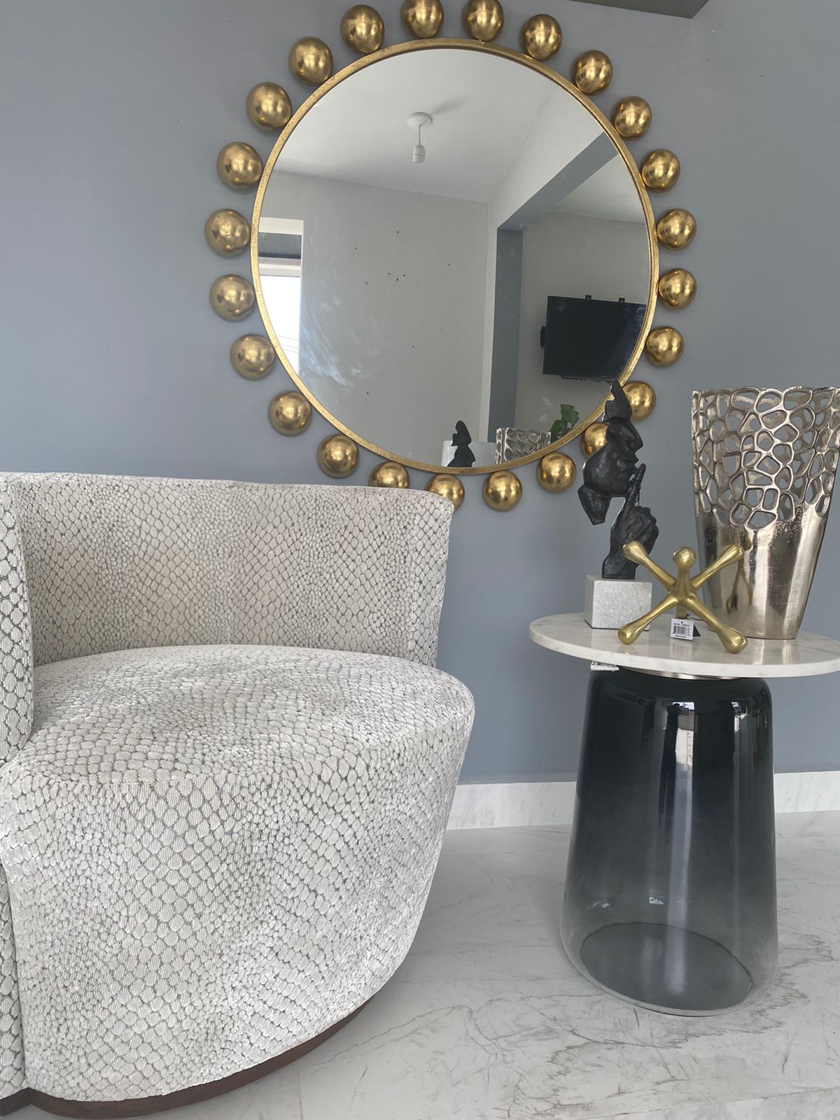 ROUND MIRROR